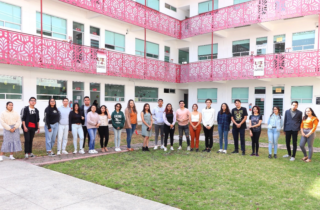 Fortalece UATx la enseñanza de lenguas
